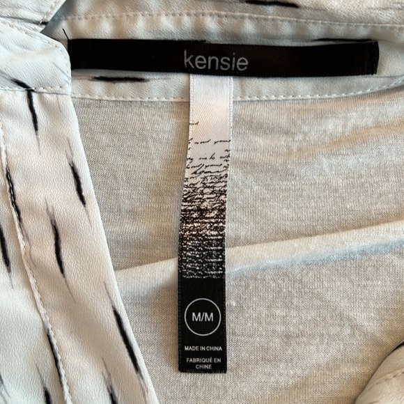KENSIE | White and Black Pattern Front Blouse with Mixed Fabric - Picture 5 of 6